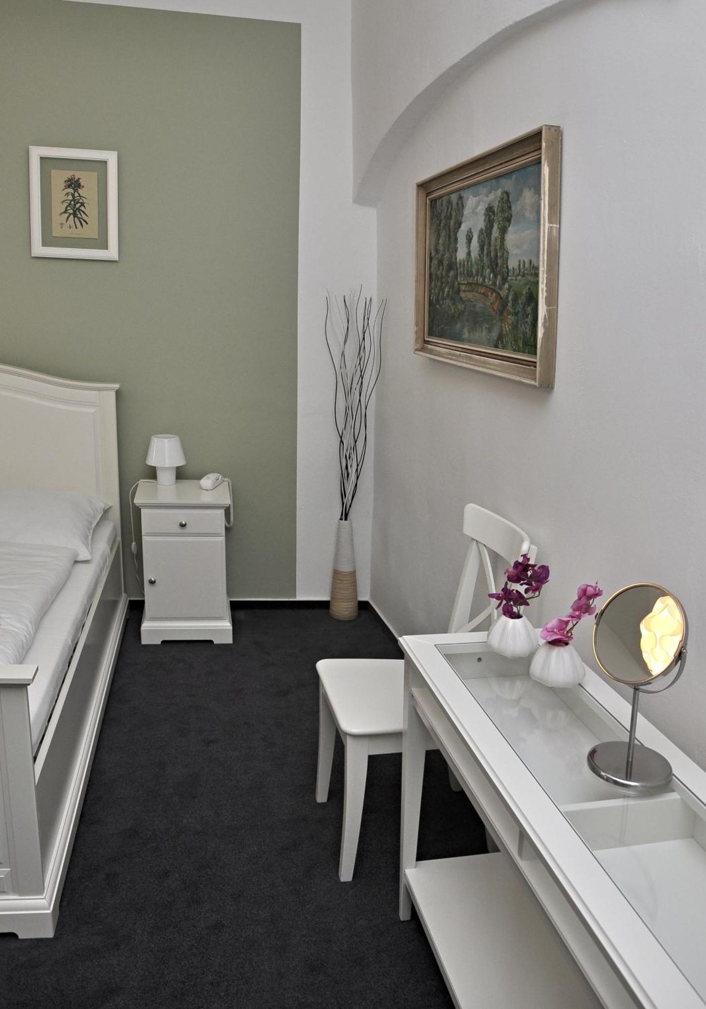 Pension Pod Vezi Kolín Dış mekan fotoğraf